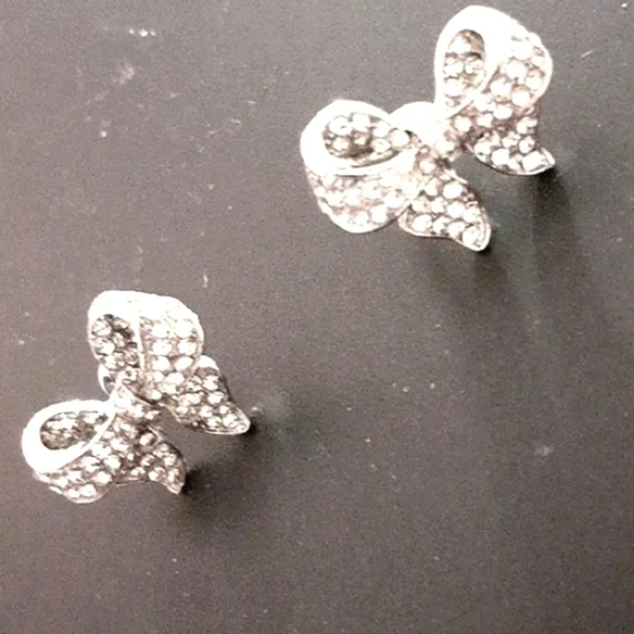 TINY LITTLE BOWS!! - Picture 3 of 9